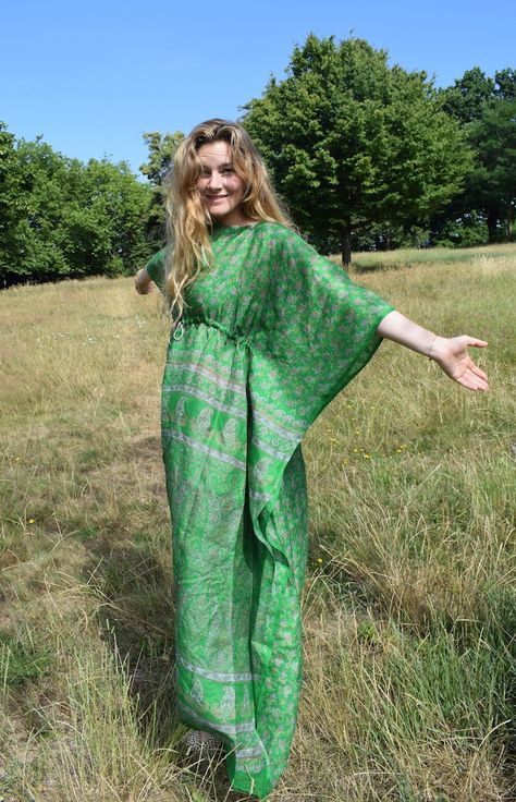 Diy Kaftan Dress, Caftan Dress Pattern, Diy Beach Cover Up, Beach Dresses Diy, Kaftan Pattern, By Hand London, Diy Beach, Kaftan Style, Beach Coverup Dress