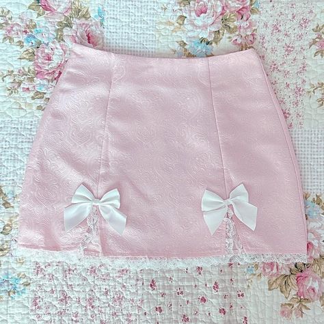 🌸 Kawaii Pastel Pink Skirt With Bows🌸 🌸 Beautiful... - Depop Pink Cottagecore Clothes, Cute Pink Skirts, Cutecore Skirt, Skort Aesthetic, Coquette Skirts, Kawaii Bottoms, Short Pink Skirt, Pastel Pink Skirt, Cute Pink Skirt