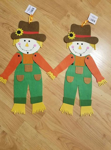 Orange Colour Decoration In School, Paper Scarecrow, Scarecrow Art, Ece Activities, Make A Scarecrow, Storytime Crafts, Thanksgiving Crafts Preschool, Daycare Decor, Fall Classroom