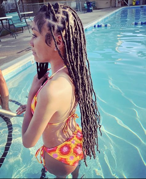 Quiet Pictures, Summer Picture Poses, Cute Box Braids Hairstyles, Swag Girl Style, Cute Friend Photos, Cute Bathing Suits, Ideas For Instagram Photos, Cute Poses For Pictures, Summer Pictures