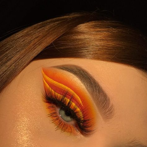 Orange Make Up Looks, Extra Makeup, Fire Makeup, Fire Princess, Best Eyebrow Makeup, Devil Eyes, Makeup Ojos, Extreme Makeup, Orange Makeup