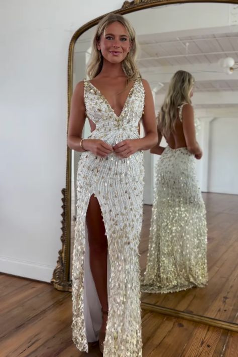 Homecoming Dress Idea Prom Dresses 2025 Trends, Prom Dress 2025, White Hoco Dress, Md Dresses, Debs Dresses, 2025 Trends, Prom Dress Inspo, Prom Inspo, Winter Formal Dresses