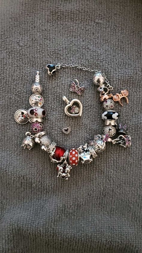 Pandora Disney Bracelet, Disney Pandora Bracelet, Iron Patches, Disney Pandora, Disney Charm Bracelet, Pandora Bracelet Charms Ideas, Pandora Charms Disney, Girly Bracelets, Pandora Bracelet Designs