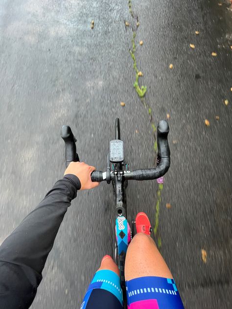 Triathlon Training Aesthetic, Vision Board Cycling, Triathlete Aesthetic, Cyclist Aesthetic, Triathlon Aesthetic, Cycling Aesthetic, Start Running For Beginners, Triathlon Inspiration, Full Body Cardio Workout