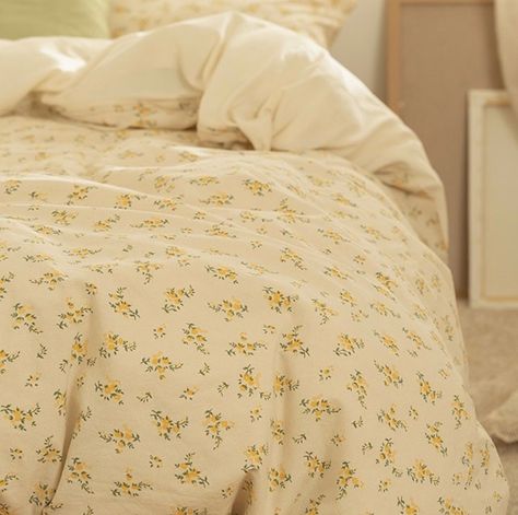 Dainty Flower Bedding, Cute Flower Bed Sheet, Vintage Bedsheets, Hooper House, Flower Bed Sheets Twin, Yellow Floral Duvet Cover, Yellow Floral Bed Sheets, Warm Blankets Cozy, Indoor Outdoor Furniture