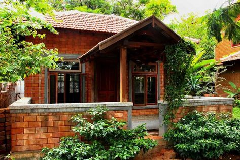 Benny Kuriakose- 15 Iconic Projects - RTF | Rethinking The Future Konkan House, Benny Kuriakose, House Indian, The Office Building, Kerala Traditional House, Kerala Architecture, Fruit Orchard, Brick Houses, Rustic Homes