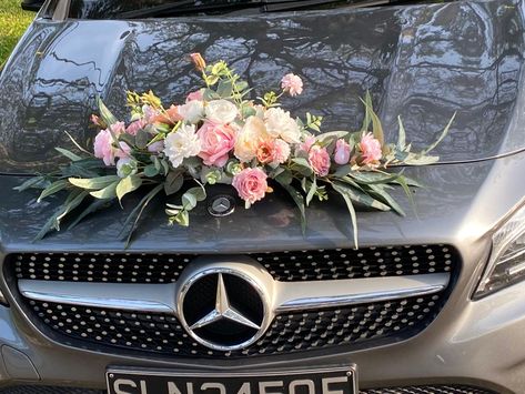 Bridal Car Flowers, Wedding Car Flower Decoration, Bride Car, Wedding Car Deco, Decoration With Flowers, Engagement Stage Decoration, Wedding Calendar, Bridal Car, Wedding Car Decorations