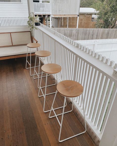 Porch Deck Railing Ideas, Front Verandah Railing Ideas, Back Verandah Ideas Australia Decks, Outdoor Balustrade Ideas, Timber Balcony Balustrade, Coastal Balustrade, Timber Balustrade Outdoor, Balcony Balustrade Ideas, Front Terrace Ideas