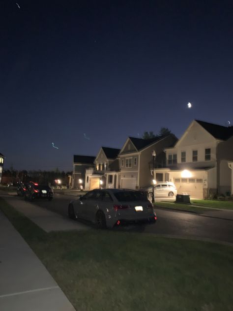 Suburbs Aesthetic Night, Houses At Night Aesthetic, California Neighborhood Aesthetic, Usa Neighborhood Houses, America Neighbourhood, Neighborhood Night Aesthetic, Neighborhood Aesthetic Night, Usa House Aesthetic, House At Night Aesthetic