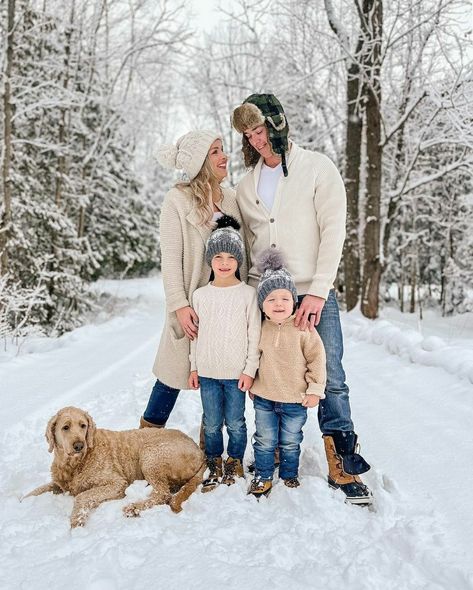 Hello Winter | homesweetlakehouse Winter Outfit Family Pictures, Winter Family Pictures Outdoor, Winter Snow Family Photos, Winter Family Photoshoot Ideas, Winter Outdoor Family Pictures, Snowy Winter Family Photos, Winter Snow Pictures Family, Family Photos In Snow Winter Photography, Snow Family Pictures