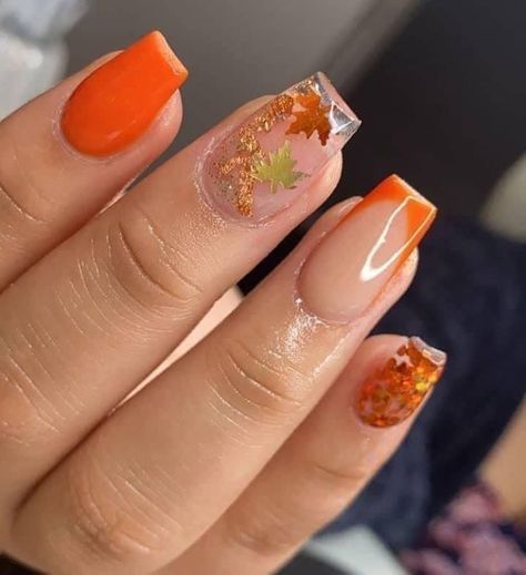 Thanksgiving Acrylic Nails Ideas, Short Fall Nails With Leaves, Fall Thanksgiving Nails Acrylic, Encapsulated Fall Nails, November Nails Designs Fall Simple, October Nail Designs Fall, Novemember Nails, October Nails Fall Colors, Fall Manicures