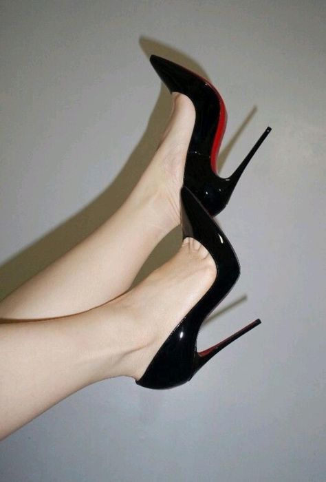 Pretty Heels, Louboutin So Kate, Shoes Heels Classy, Christian Louboutin So Kate, So Kate, Heels Classy, Louboutin Heels, Christian Louboutin Heels, Fancy Shoes