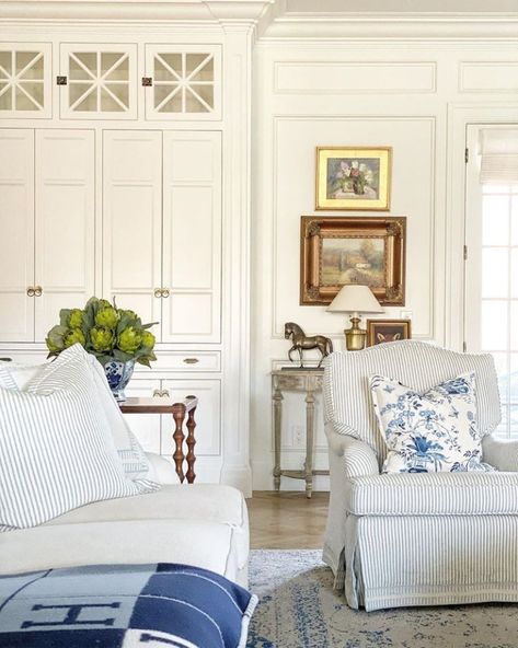 Blue accents in a gorgeous white keeping room near the kitchen by The Fox Group. #thefoxgroup #interiordesign #blueandwhite #keepingroom #livingrooms #traditionalstyle #classicdesign Coastal Interiors Design, Custom Home Plans, Classic Interior Design, Keeping Room, Southern Home, Traditional Living Room, Mug Design, Classic Interior, A Living Room