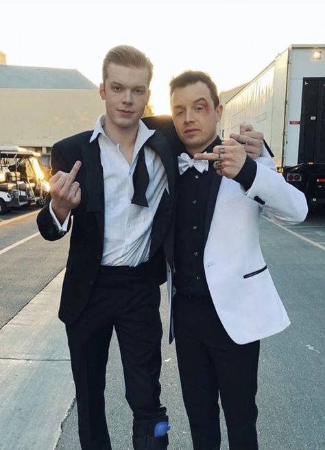 Matching Shameless Pfps, Mickey And Ian Matching Pfps, Gallavich Icons, Ian And Mickey Shameless, Gallavich Matching Icons, Ian And Mikey, Mickey And Ian Shameless, Ian X Mickey, Ian Mickey