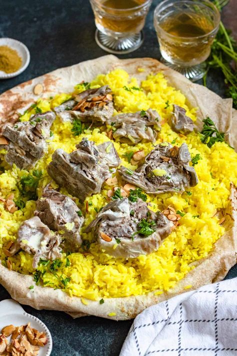 Mansaf is a traditional Jordanian meal made of lamb and rice, seasoned with a unique yogurt sauce. For an authentic taste of Jordan, this recipe is a must-try! Mansaf Recipe Lamb, Mansaf Recipe, Jordanian Food, Lamb Shank Recipe, Middle Eastern Dishes, Lamb Shanks, Yogurt Sauce, Healthy Lifestyle Food, Middle Eastern