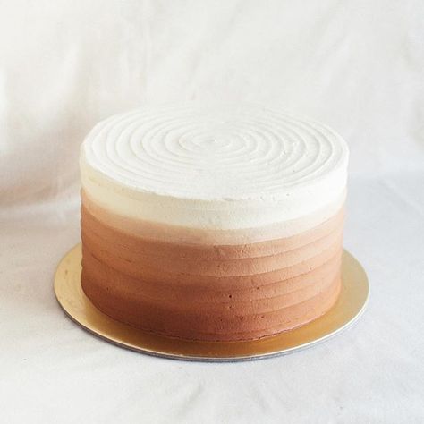 Brown ombré striped texture cake Cake Icing Techniques, Texture Cake, Deer Party, Brown Theme, Icing Techniques, Ombre Cake, Wild One Birthday Party, Stripes Texture, Cake Icing