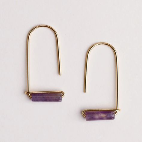 gold amethyst dangle drop earring Earrings With Beads Diy, Gold Earrings With Stones, Crystal Wire Earrings, Bead Wire Earrings, Easy Earrings Diy, Diy Gemstone Earrings, Wire Earrings Handmade, Diy Earrings Easy, Jewellery Diy