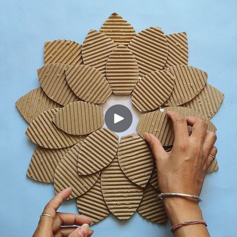 Fall Cardboard Crafts, Cardboard Box Crafts Decor, Cardboard Crafts Decoration, Cardboard Ideas, Cardboard Creations, Toilet Paper Roll Art, Cardboard Craft, Rolled Paper Art, Cardboard Box Crafts