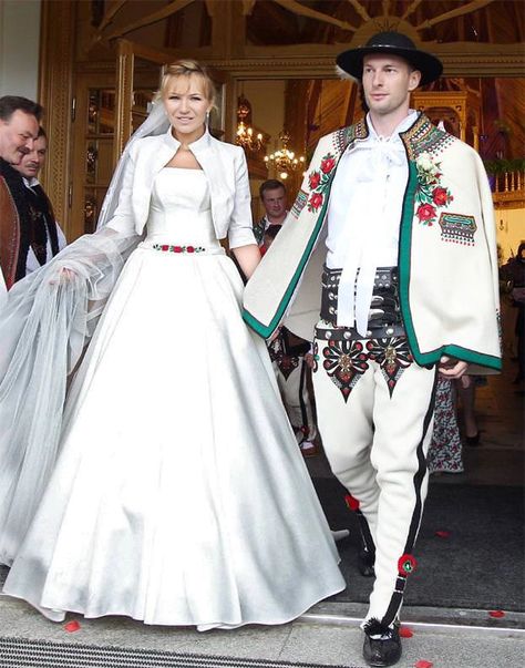 Traditional Wedding of Polish Highlanders - Imgur Traditional Polish Wedding, Polish Wedding Traditions, Polish Wedding, Wedding Traditions, Inspo Board, Traditional Wedding, Curvy Fashion, Future Wedding, Wedding Inspo