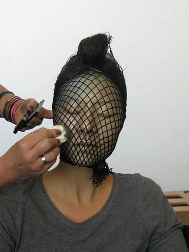 Use some fishnet stockings wrapped around your head and green make-up to create a scale effect for Halloween! Green Make Up, Extreme Make-up, Halloweenský Makeup, Halloween Costumes Makeup, Special Effects Makeup, Fx Makeup, Halloween Make Up, Fishnet Stockings, Halloween Make