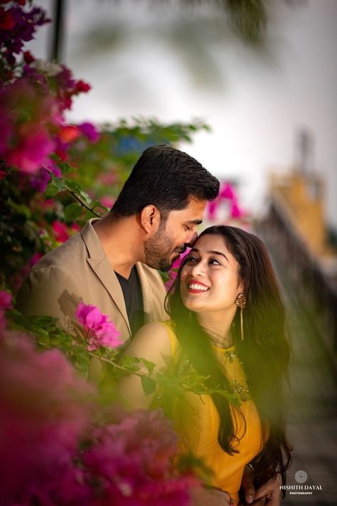 Pre Wedding Photoshoot Outfit, Romantic Couple Poses, Wedding Photoshoot Props, Couple Wedding Dress, Pre Wedding Photoshoot Outdoor, Wedding Shoots, Wedding Photoshoot Poses, Indian Wedding Photography Poses, Photography Couple