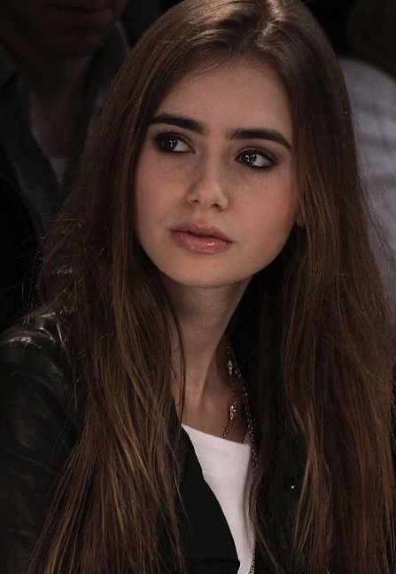 Lily Collins Eyebrows, Lily Jane Collins, ليلي كولينز, Lily Collins Hair, Mode Chanel, 4c Natural, Jamie Campbell Bower, City Of Bones, Vogue Uk