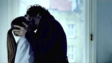 Louise Brealey on Kissing Benedict Cumberbatch: “I Milked It!” Sherlock Kiss, Sherlock Season 3, Engagement News, Mrs Hudson, Bbc Sherlock, 221b Baker Street, Johnlock, Martin Freeman, Baker Street