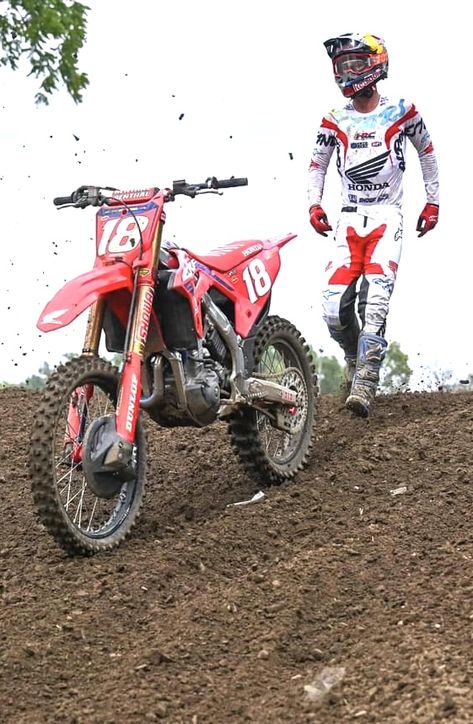 Jet Lawrence, Jett Lawrence, Custom Dirt Bike, Ken Roczen, Motocross Love, Cool Dirt Bikes, Motorcross Bike, Motorcycle Aesthetic, Biker Boys