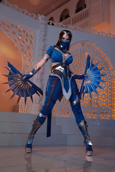 Kitana Costume, Kitana Mk1, Kitana Cosplay, Cool Swords, Lingerie Photos, Chun Li, Cosplay Ideas, Drawing People, Costume Design