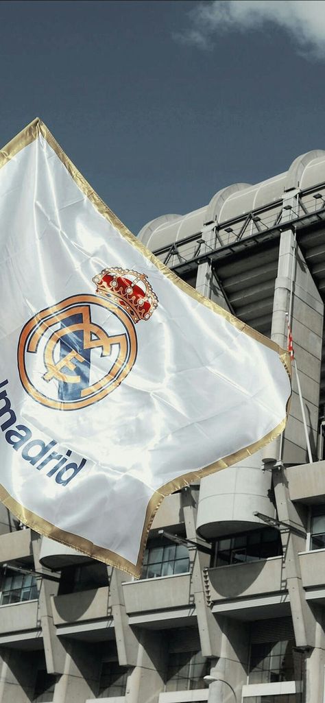 Rail Madrid, Madrid Flag, Madrid Aesthetic, Madrid Outfits, Real Madrid Photos, Real Madrid Logo, Real Madrid Shirt, Real Madrid Club, Cr7 Wallpapers