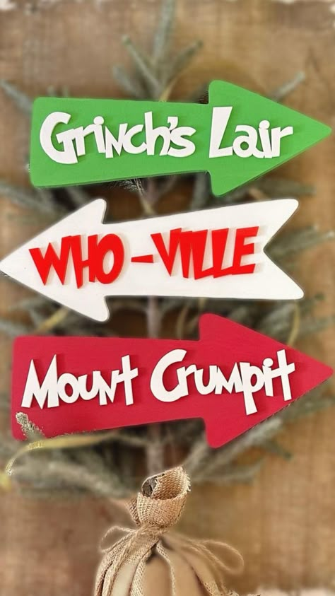 Diy Grinch Decorations How To Make, Mount Crumpit Grinch, Grinch Lair, Grinchmas Decorations Diy, Grinch Signs, Grinchmas Decorations, Mount Crumpit, Grinch Sign, Grinch Ideas