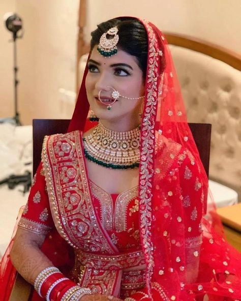 Dulhan Set Jewelry Bridal, Dulhan Set Jewelry, Dulhan Set, Latest Bridal Makeup, Indian Bride Dresses, Indian Bride Makeup, Wedding Outfits For Groom, Angled Bob Hairstyles, Bridal Blouses