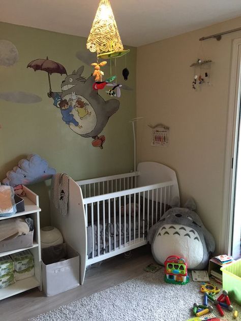 A beautifully done Totoro nursery! Studio Ghibli Mural Painting, Ghibli Themed Nursery, Ghibli Nursery Ideas, Studio Ghibli Nursery Ideas, Ghibli Baby Room, Miyazaki Nursery, Studio Ghibli Baby Room, Studio Ghibli Nursery, Totoro Room