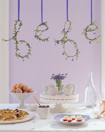 Country French Theme Baby Shower Martha Stewart Entertaining, French Baby Shower, Lila Party, Lavender Baby Showers, Country Baby Shower, Boy Baby Shower Ideas, Purple Party, Country Signs, Shower Inspiration