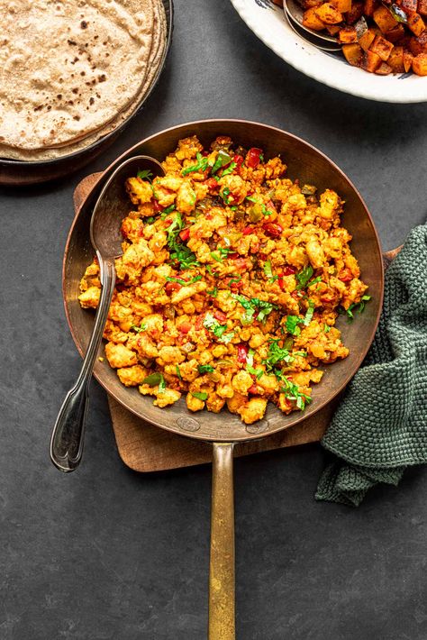 Easy Paneer Bhurji recipe- Sandhya's Kitchen Paneer Bhurji Recipe, Bhurji Recipe, Paneer Bhurji, North Indian Recipes, Popular Side Dishes, Paneer Recipes, Indian Spices, Indian Recipes, Curries