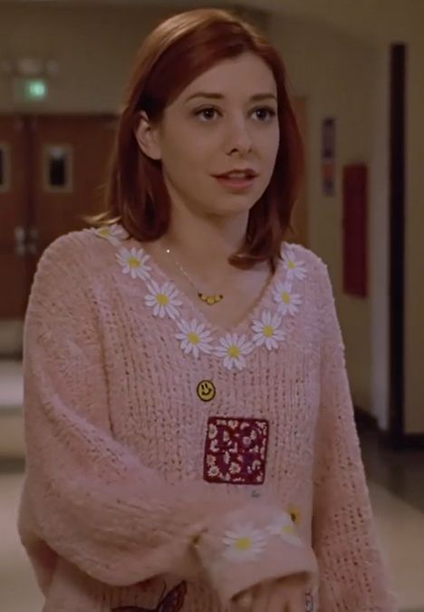 Vampire Willow Buffy, Buffy Style Outfits, Willow Outfits Buffy, Buffy The Vampire Slayer Outfits Willow, Willow Buffy Outfits, Willow Rosenberg Inspired Outfits, Willow Buffy The Vampire Slayer Outfits, Willow From Buffy, Buffy The Vampire Slayer Outfits Season 1