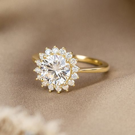 Earth Engagement Rings, Brilliant Earth Rings, Sunburst Ring, Engagement Ring Inspiration, Future Engagement Rings, Rose Gold Diamond Ring, Diamond Glitter, Dream Engagement Rings, Beautiful Engagement Rings