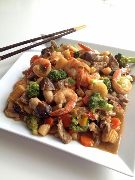 Happy Family Stir-Fry | The Cooking Jar - A recipe for happy family stir-fry. http://www.thecookingjar.com/happy-family-stir-fry/ The Cooking Jar, Happy Family Recipe, Brown Sauce, Chinese Dishes, Stir Fry Recipes, Asian Cooking, Asian Dishes, Eating Plans, Happy Family