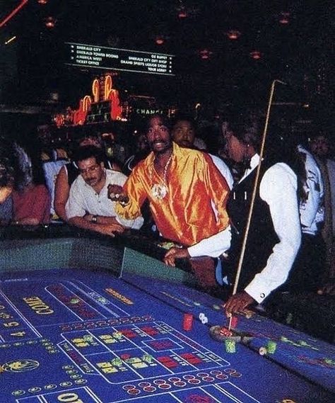 GHETTO on Instagram: "Tupac in Las Vegas on September 7th, 1996." Cs Go Wallpapers, Method Man Redman, Hip Hop Aesthetic, Tupac Pictures, Rap Aesthetic, Tupac Shakur, Hip Hop Culture, Thug Life, Tupac