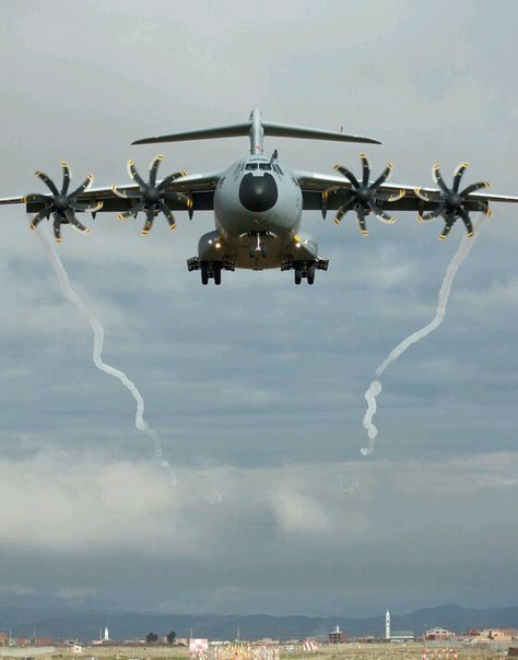 Airbus 400M A400m Atlas, Flying In The Sky, Cargo Aircraft, C 130, Private Plane, Military Airplane, Military Jets, Jet Plane, Aircraft Pictures