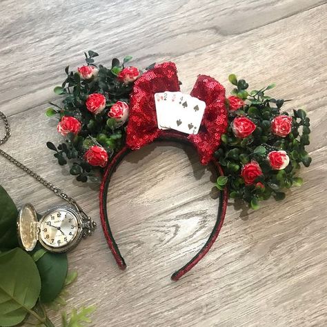 Diy Disney Ears, Disney Ears Headband, Disneyland Ears, Disney Diy Crafts, Diy Mickey Ears, Painting Roses, Disney Mouse Ears, Disney Themed Outfits, Painting The Roses Red