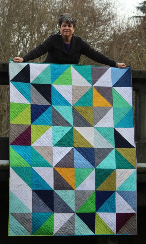 HST Love, okay, need to make one with solids, this is fabulous! Hst Quilts, Solid Quilt, Quilt Modernen, Triangle Quilts, Circle Quilts, Half Square Triangle Quilts, Quilts Modern, Quilt Festival, Half Square Triangle