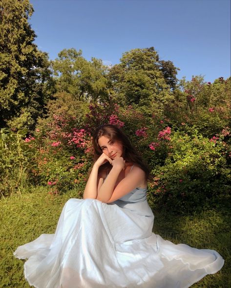 Cottage Core Aesthetic Photoshoot, Fairycore Aesthetic Photoshoot, Soft Feminine Poses, Grad Dress Picture Ideas, Senior Picture Ideas Fairytale, Senior Picture Ideas Cottage Core, Summer Dress Photoshoot Ideas, Solo Prom Poses Picture Ideas, Senior Photo Aesthetic