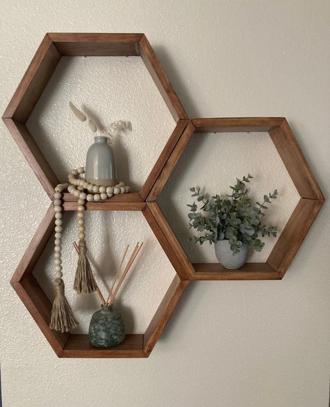 Hexagon Shelf: Easy, Step-by-Step Instructions - Delightfully Designed Hexagon Shelf Decor, Hexagon Decor, Shelf Decor Ideas, Hexagon Shelf, Geometric Shelves, Copper Wire Lights, Washroom Decor, Wood Putty, Hexagon Shelves