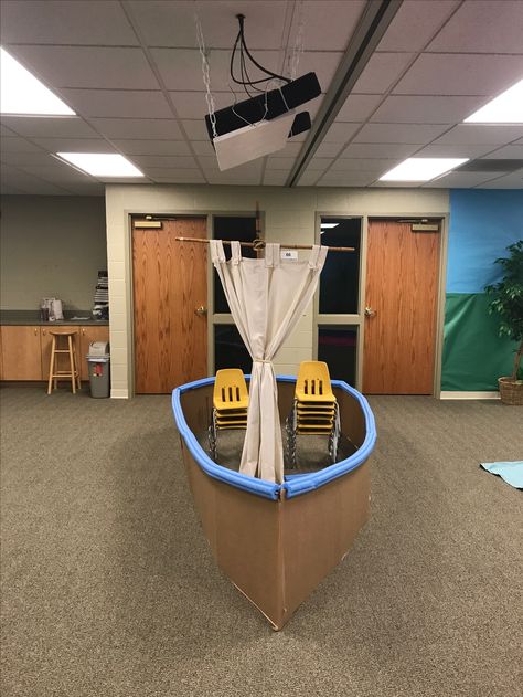 VBS boat bible expedition room Kids Classroom Design, Church Activities For Kids, Twist And Turns Vbs, Sunday School Room Decor, Vbs Decorating Ideas, School Room Decor, Jungle Vbs, Vbs Jungle, Men Decor