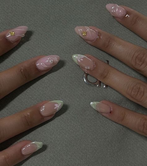 Best Summer Nails, 2024 Nails, Romantic Nails, Airbrush Nails, Casual Nails, Classy Acrylic Nails, Acrylic Nails Coffin Pink, Almond Acrylic Nails, Pearl Nails