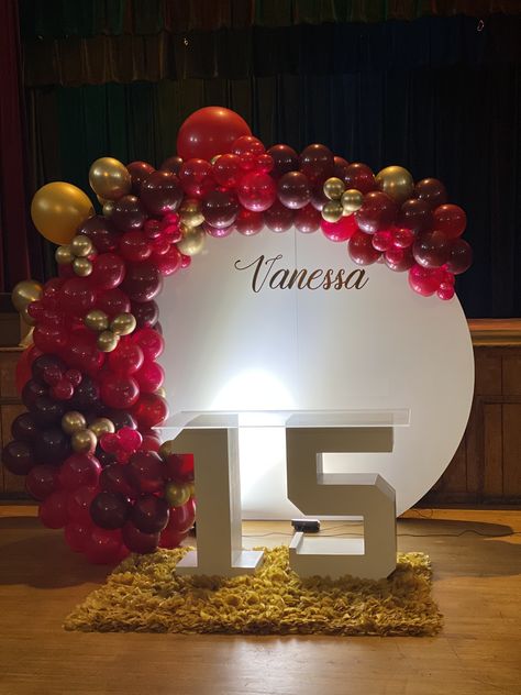 Quinceanera Decorations Red And Gold, Quinceañera Decorations Ideas Red, Red And Gold 15 Decorations, Red And Green Quinceanera Theme, Red 15 Decorations, Red Centerpieces For Quinceanera, Decoraciones De Quinceanera Ideas, Red Theme Quinceanera Ideas, Red And Gold Backdrop