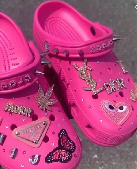 Croc Fashion, Hot Pink Crocs, Croc Designs, Nice Slippers, Crocs Custom, How To Clean White Sneakers, Designer Crocs, Cool Crocs, Crocs With Jibbitz