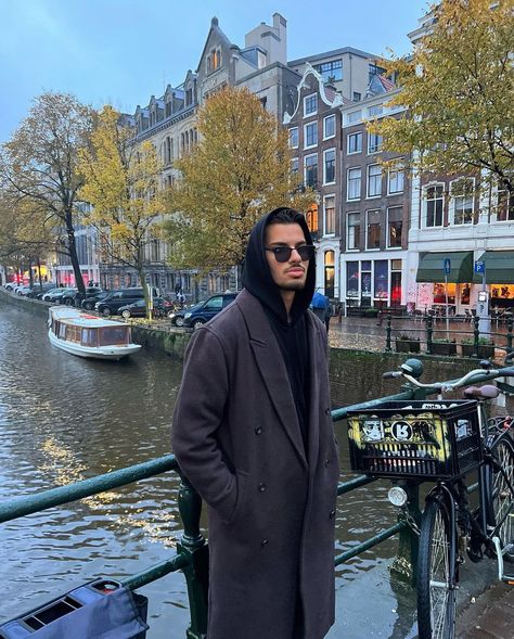 hi amsterdam | Instagram London Outfit Men, Amsterdam Outfit, Outfit Informal, London Outfit, Europe Winter, Winter Fit, Winter Outfits Men, Picture Outfits, Menswear Fashion