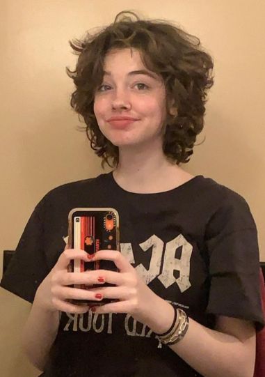 Fluffy Curly Hair, Androgynous Hair, Short Grunge Hair, Hair Inspiration Short, Short Curly Haircuts, Haircuts For Curly Hair, Shot Hair Styles, Hair Stylies, Fluffy Hair